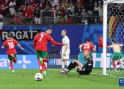 开云下载-葡萄牙队在足球比赛中取得胜利