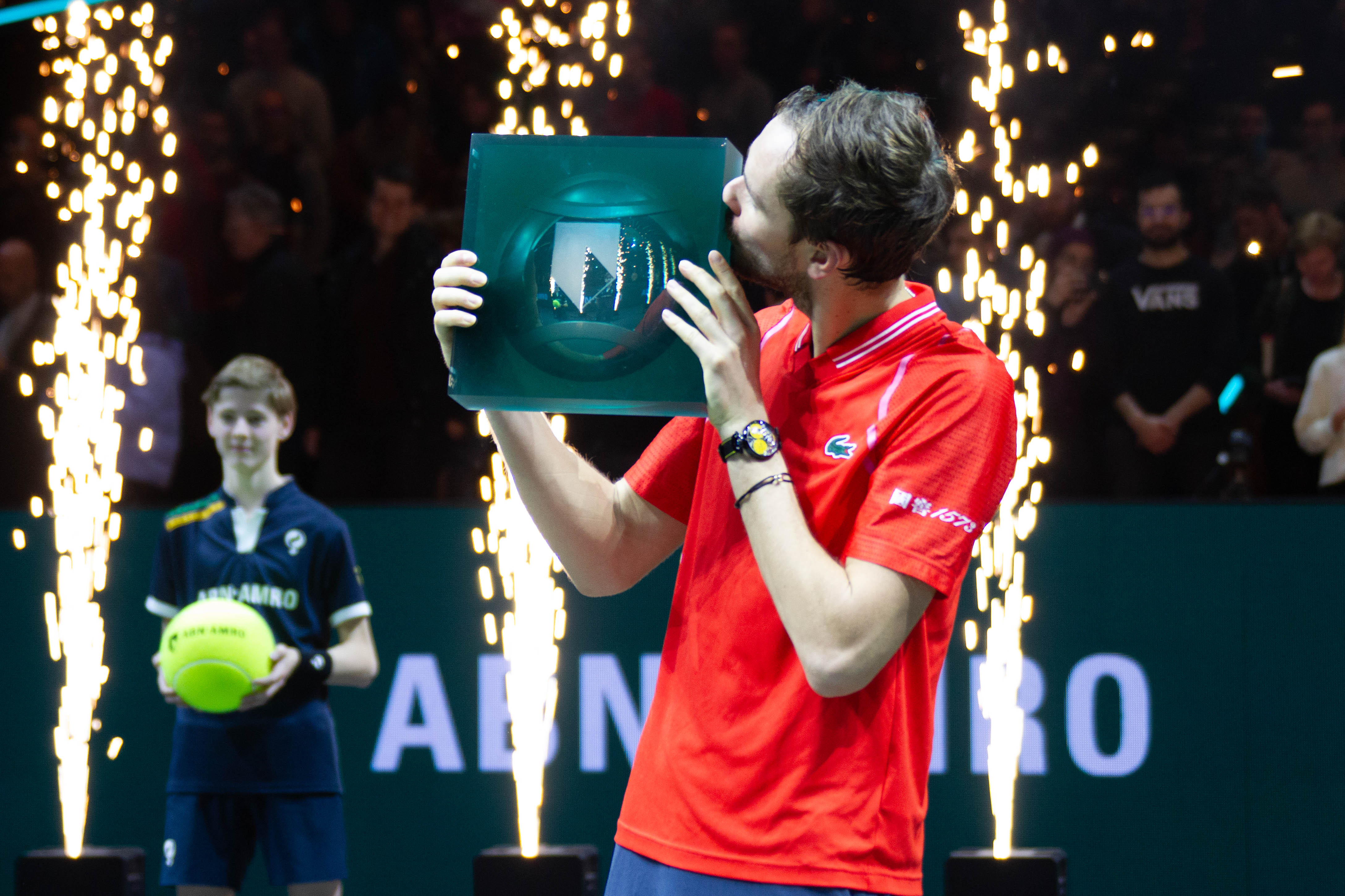 法国网球队绝杀英国网球队，梅德韦杰夫关键制胜的简单介绍