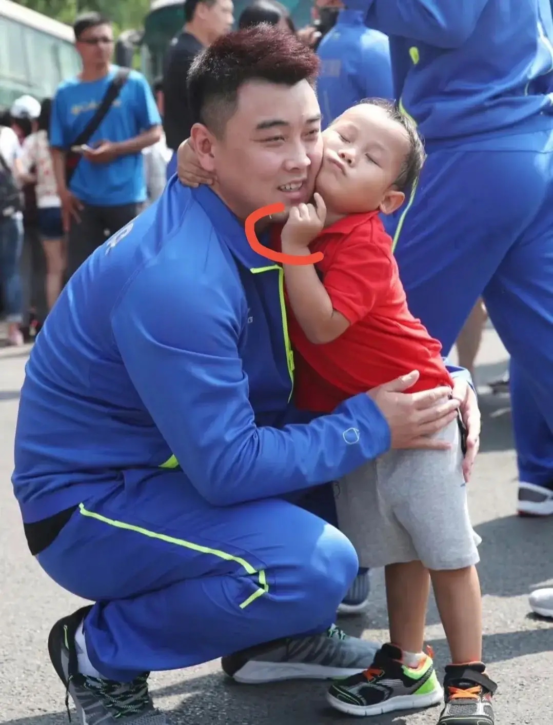 包含瑞典乒乓球队血洗中国乒乓球队，王皓完成帽子戏法的词条