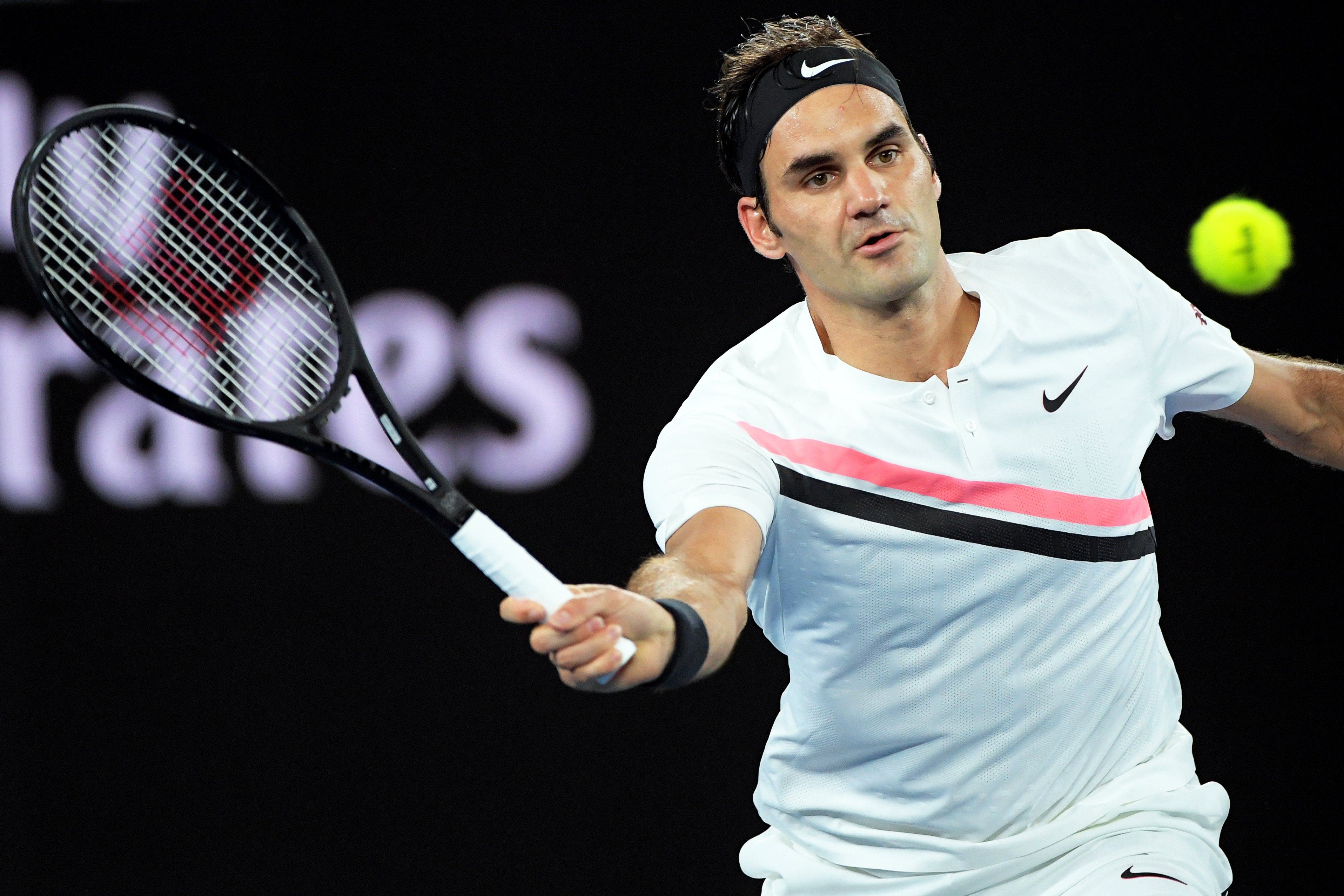 关于美国网球队爆冷西班牙网球队，费德勒惊艳世界的信息