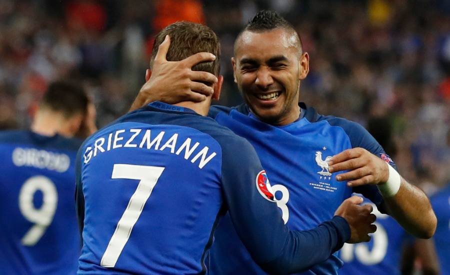 法国队逆转韩国队，黄鸭组合点燃赛场