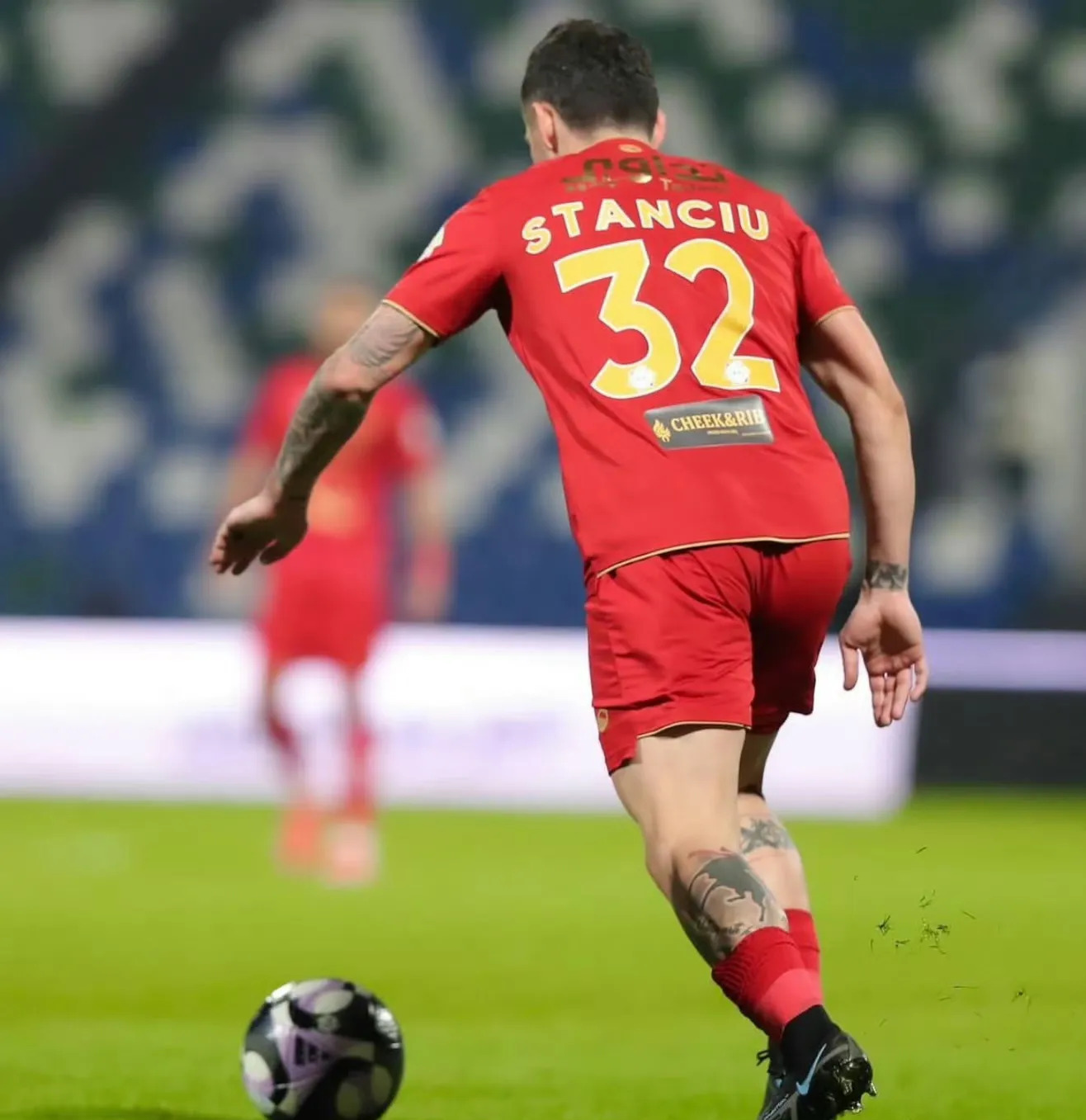 包含热那亚球员团结互助，迎接挑战信心十足的词条