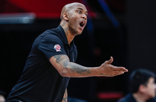 云南男篮击败北京队，巩固领先优势