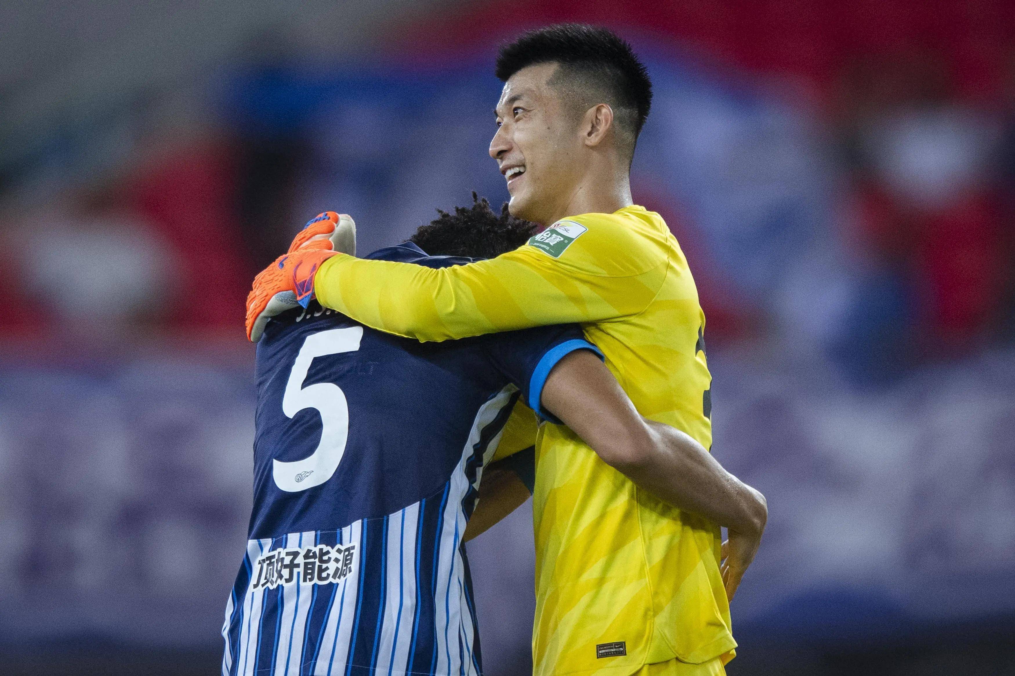 包含球队准备多线作战，志在夺冠的词条