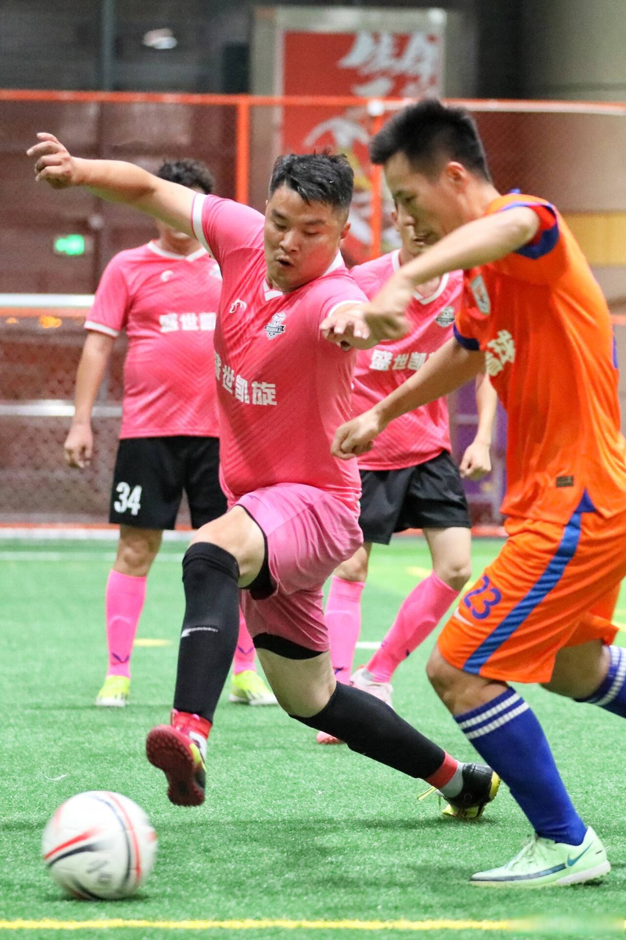 包含球员技术再度提升，场上风采十足的词条