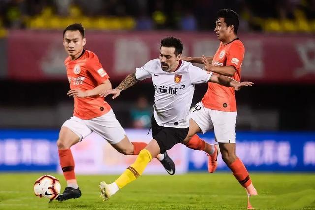 关于北京人和战平河北华夏幸福，实力相当悬念依然存在的信息