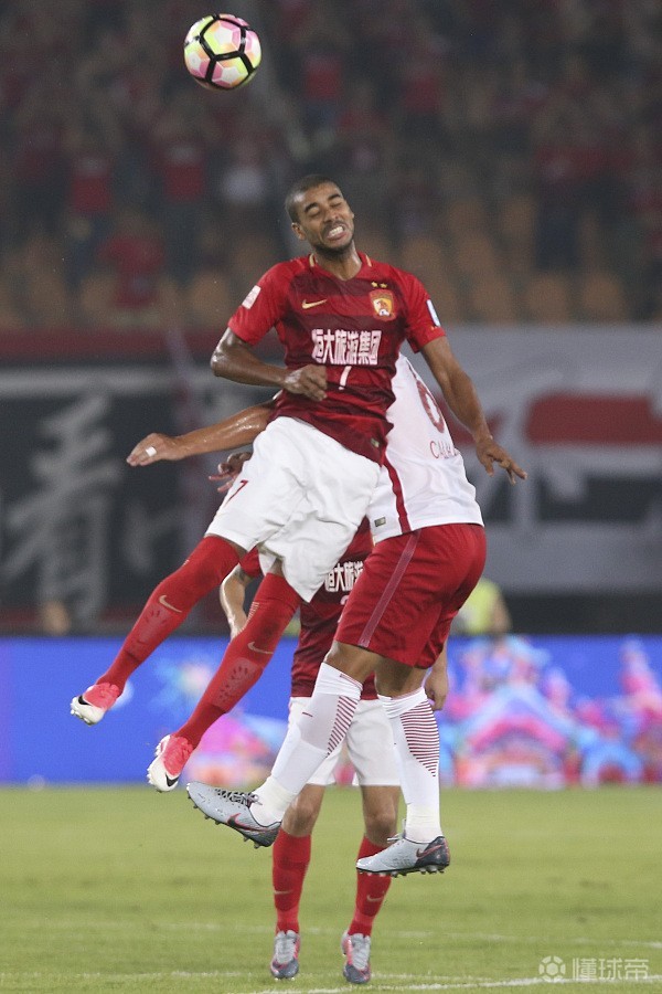 上港客场挑战恒大，实力碰撞