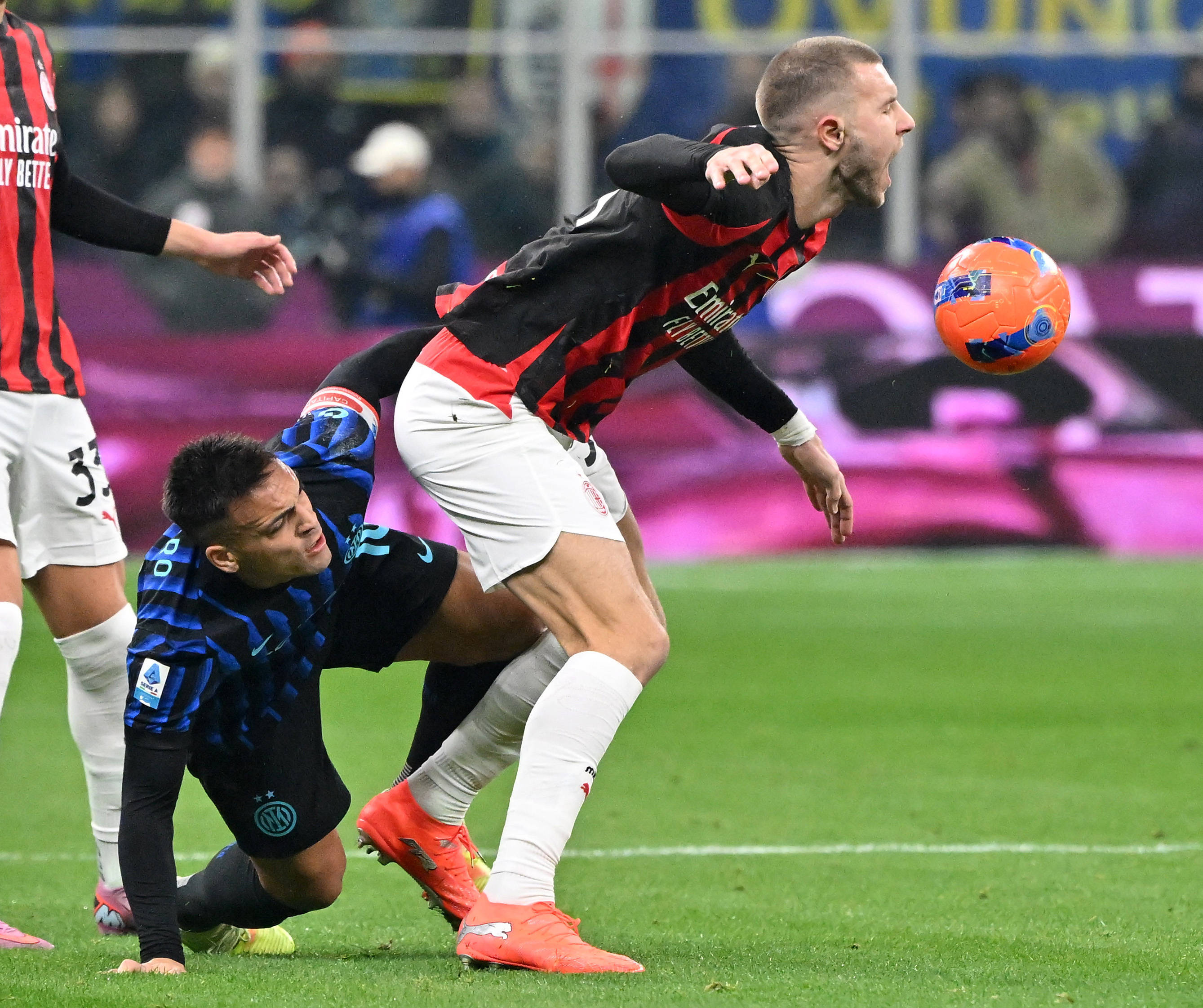 国际足球舞台上球员风采迷人