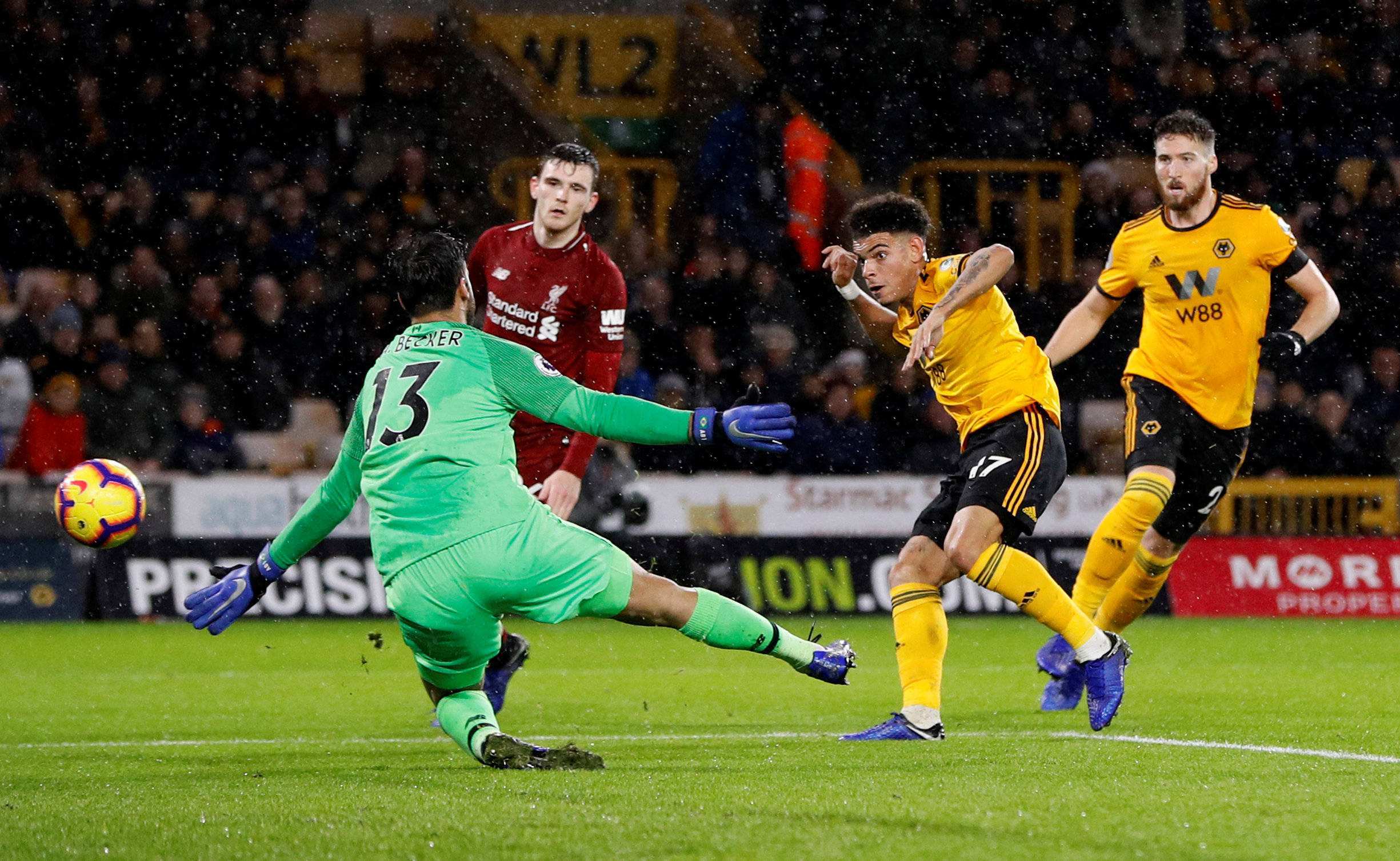 狼队与富勒姆对决，谁能笑到最后