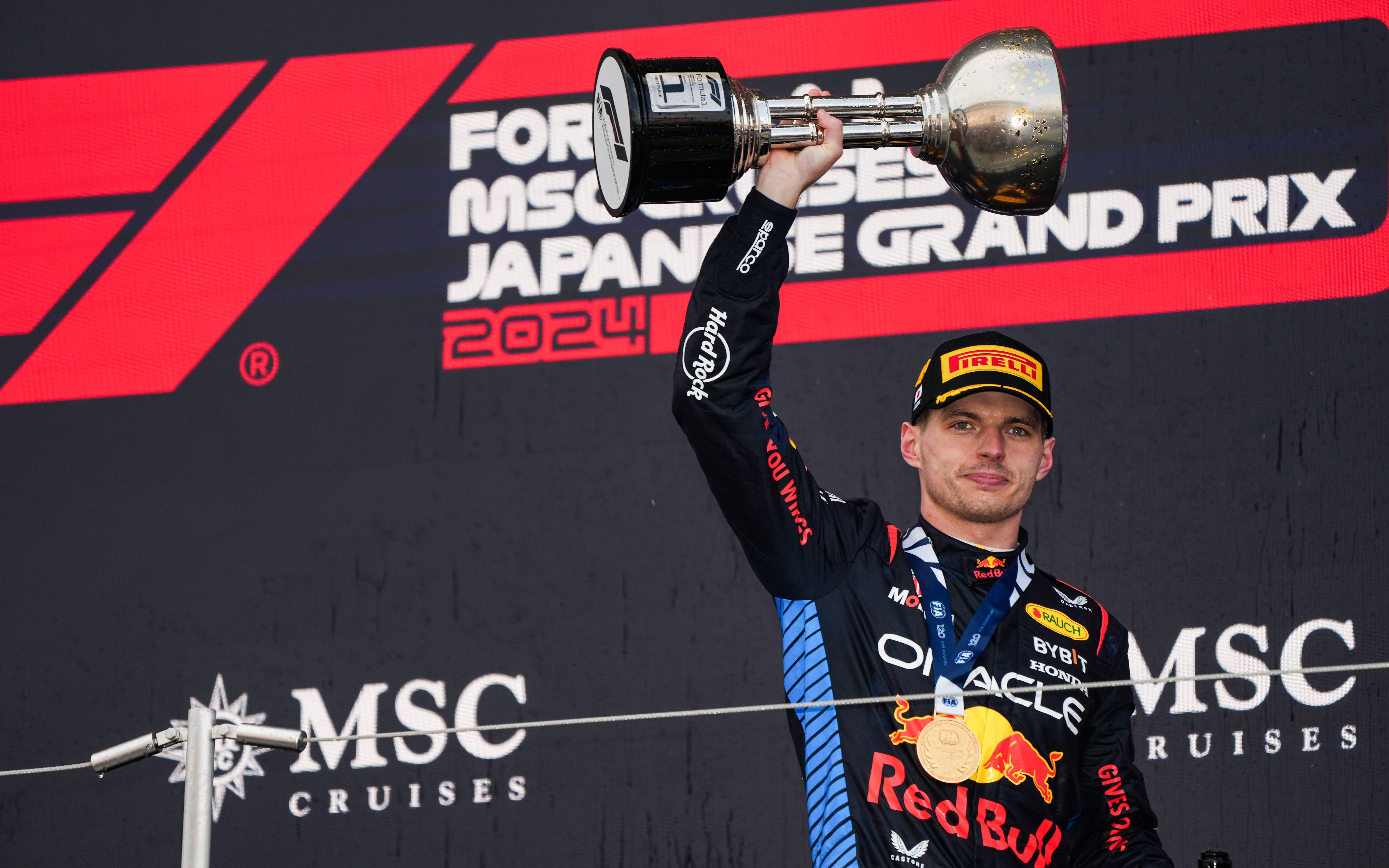 关于红牛车队轻取梅赛德斯，塞恩斯惊艳四座的信息