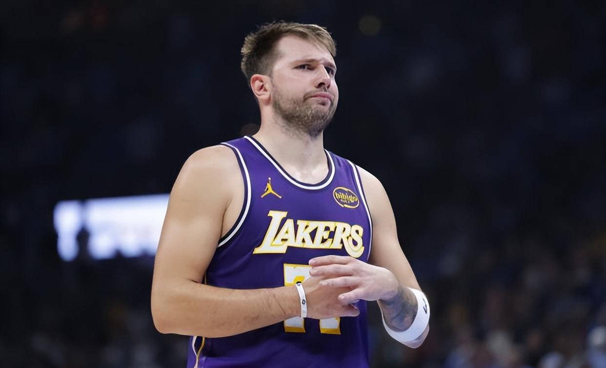 新疆队逆转凯尔特人，东契奇点燃赛场