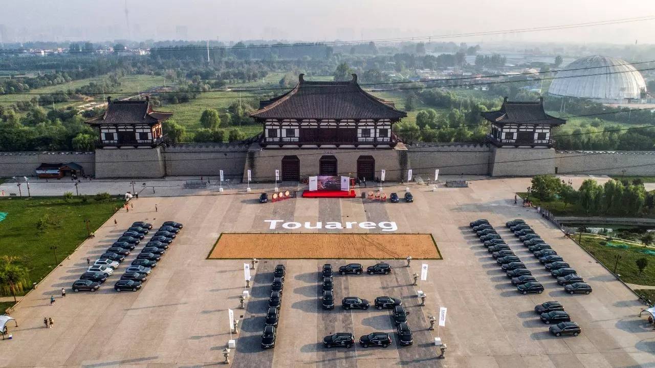 荆州风雷威势磅礴砥砺前行力逐前的简单介绍