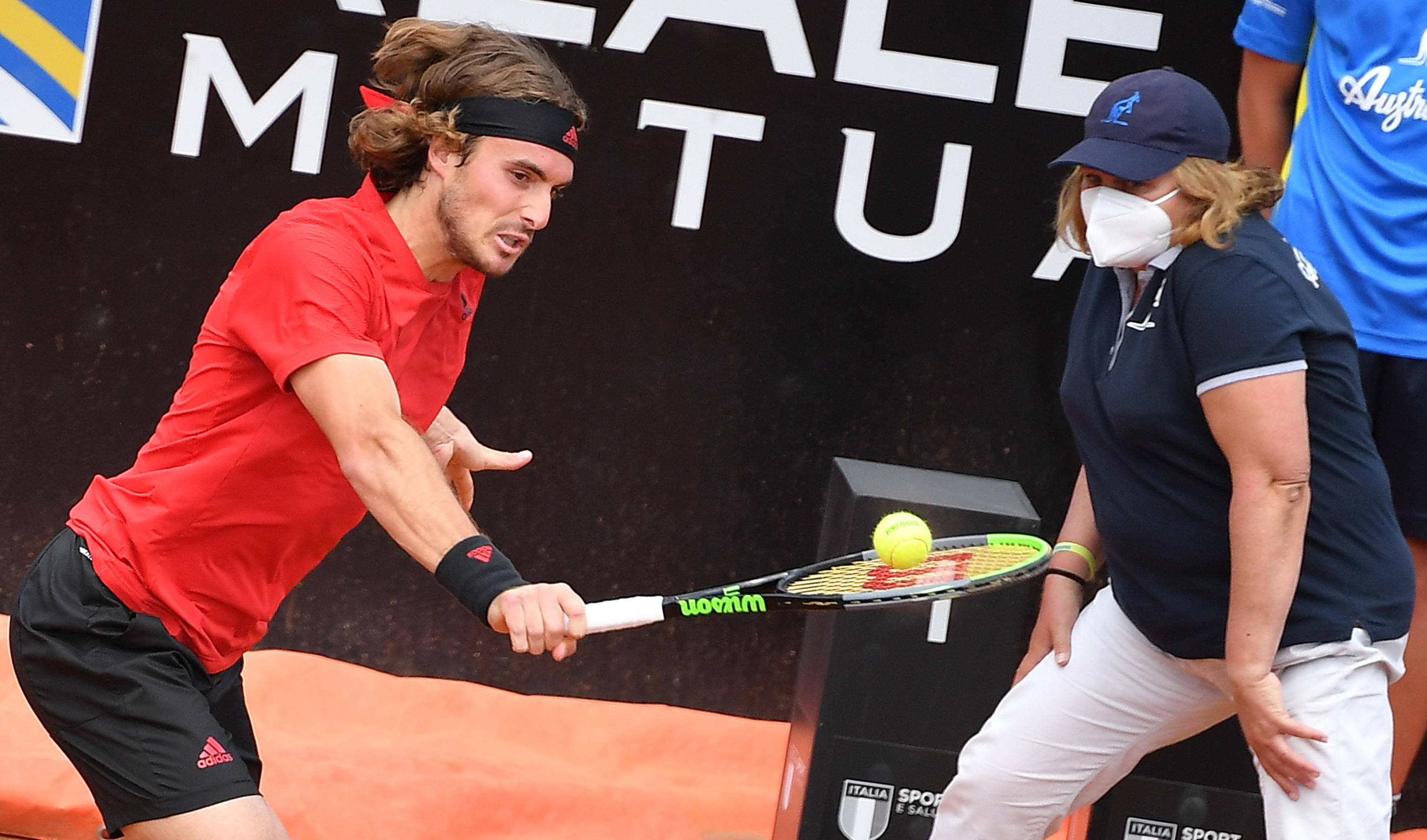 德国网球队爆冷日本网球队，西西帕斯三分雨点燃全场的简单介绍