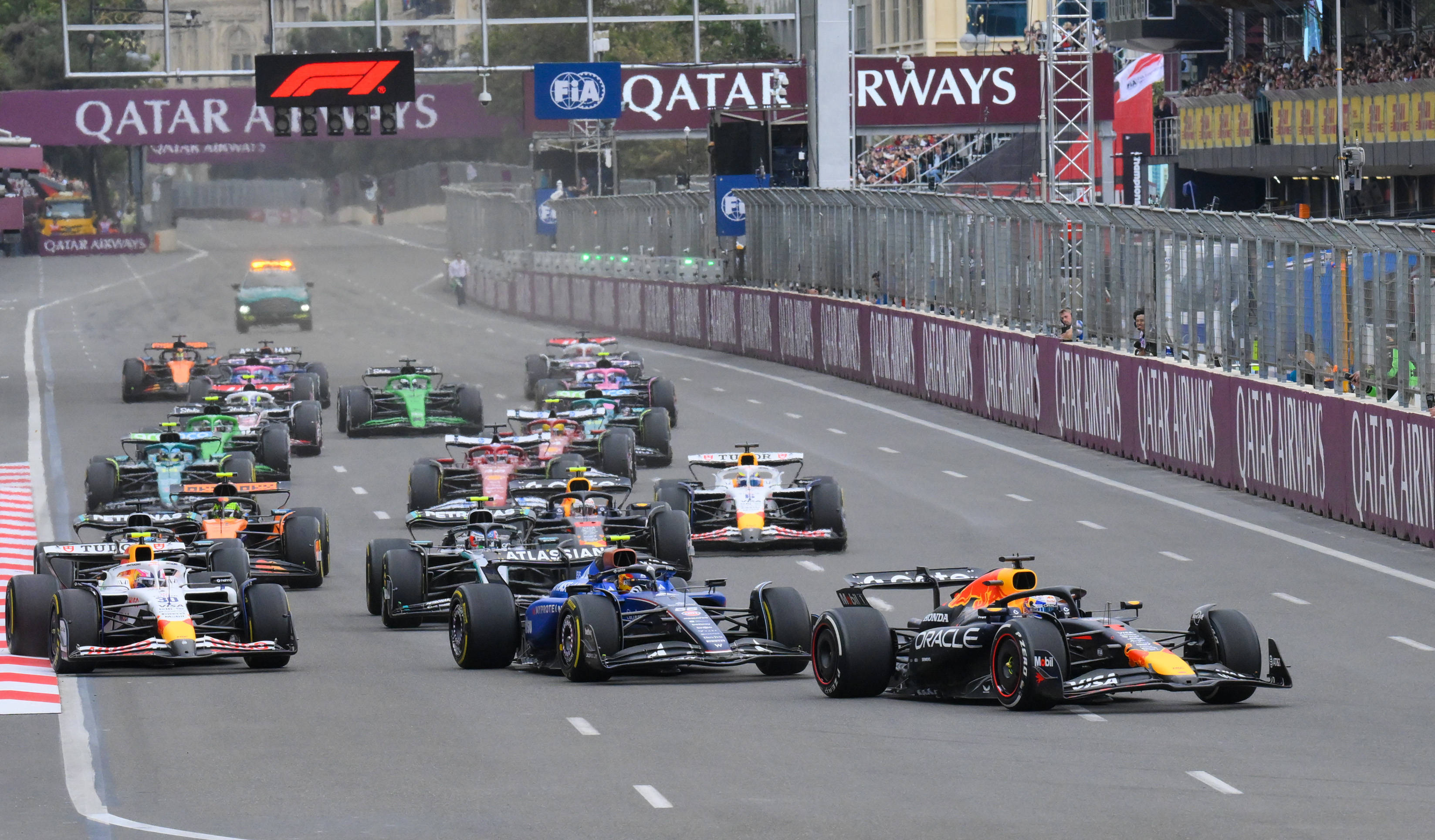 关于雷诺车队碾压红牛车队，塞恩斯状态火热的信息