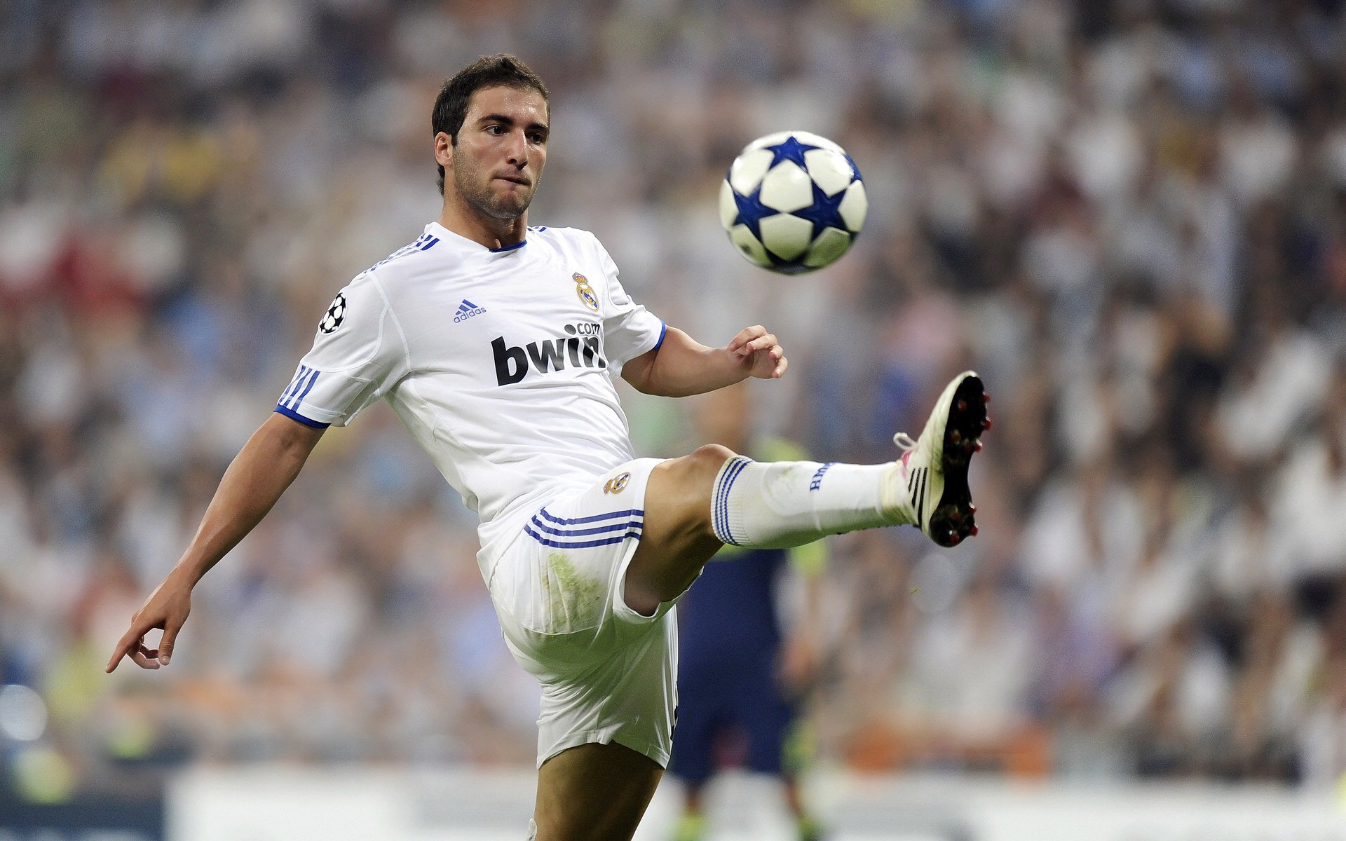 双重震撼，奥地利队碾压英格兰队，许昕点燃赛场